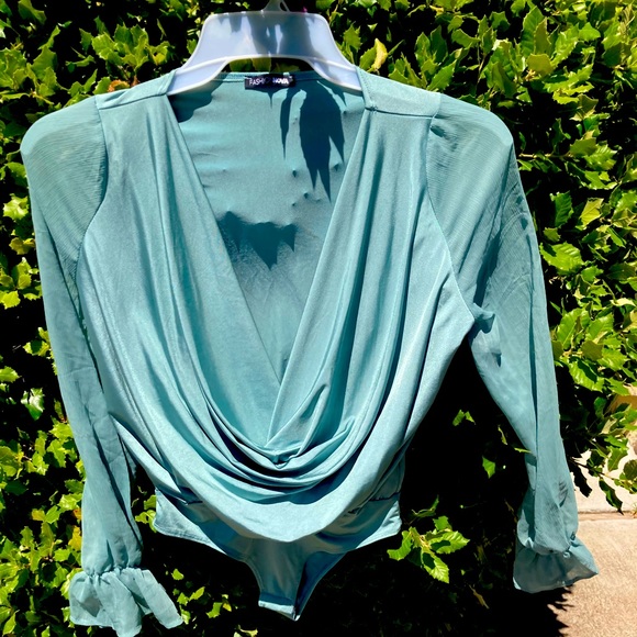 Fashion nova body suit - Picture 3 of 6